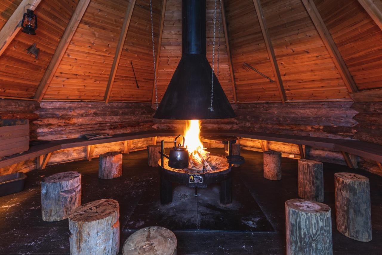 Miekojaervi Resort Пело Екстериор снимка